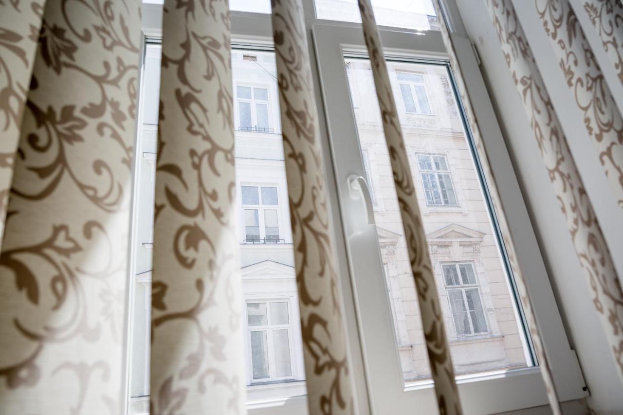 Apartment On Valova Street Lviv Buitenkant foto
